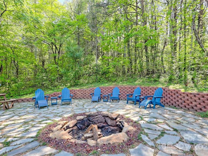 202 Wild Pear Lane, Franklin, NC 28734.  MLS# CAR4253510, YatesRealty ID 13794. 