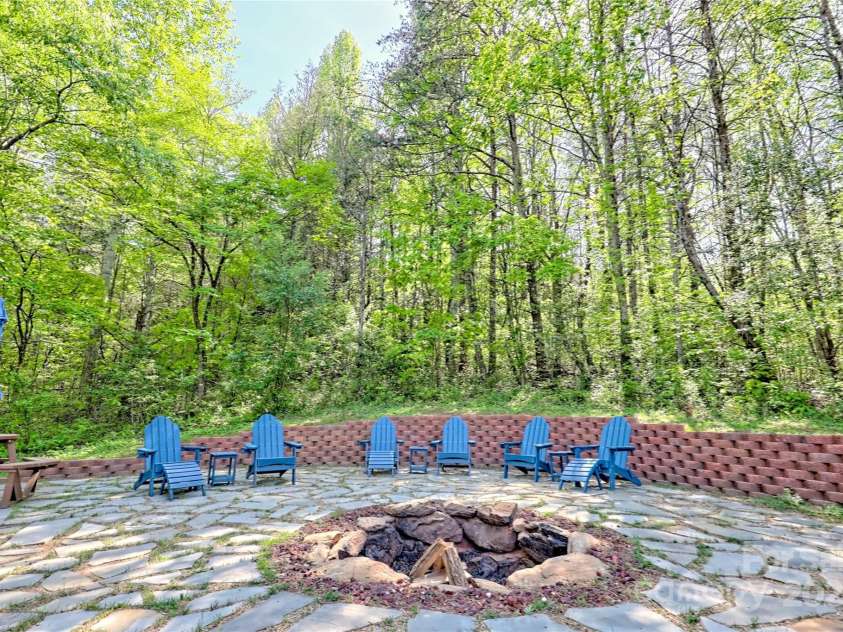 202 Wild Pear Lane, Franklin, NC 28734.  MLS# CAR4253510, YatesRealty ID 13794. 