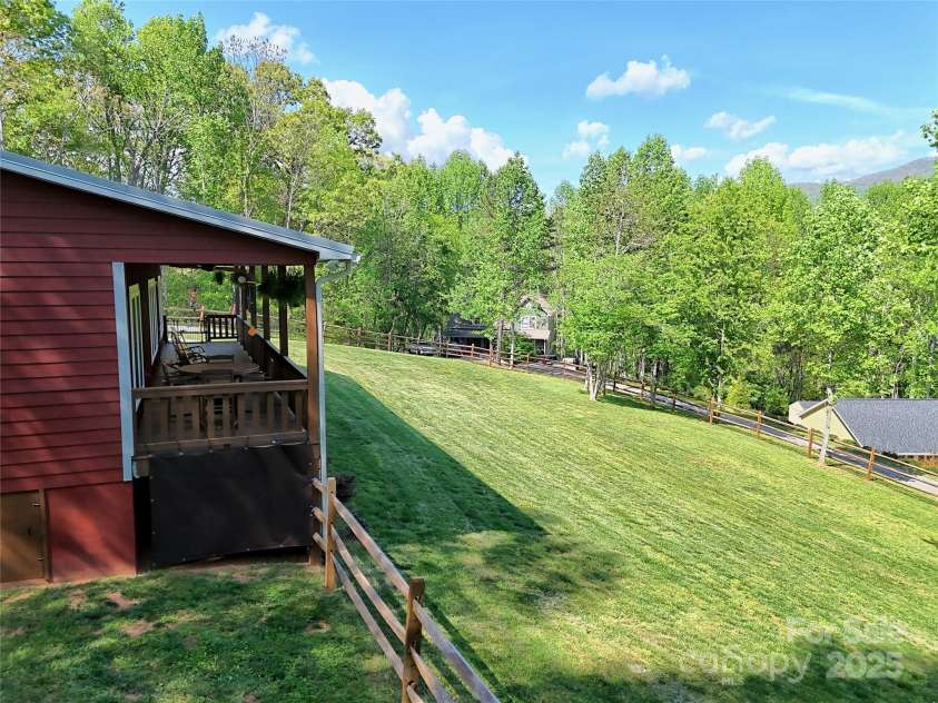 202 Wild Pear Lane, Franklin, NC 28734.  MLS# CAR4253510, YatesRealty ID 13794. 