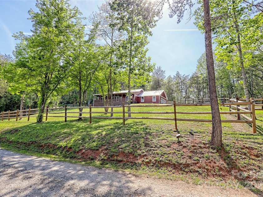 202 Wild Pear Lane, Franklin, NC 28734.  MLS# CAR4253510, YatesRealty ID 13794. 