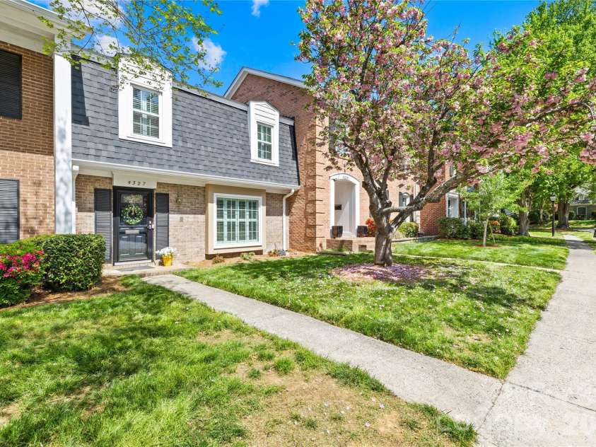 4327 Silo Lane, Charlotte, NC 28226.  MLS# CAR4361202, YatesRealty ID 13795. 