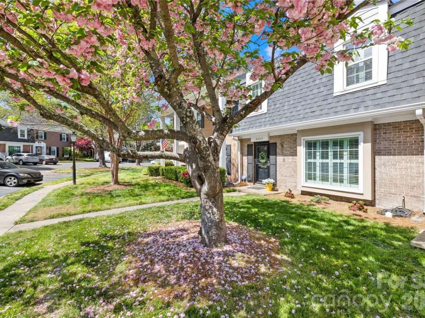 4327 Silo Lane, Charlotte, NC 28226.  MLS# CAR4361202, YatesRealty ID 13795. 