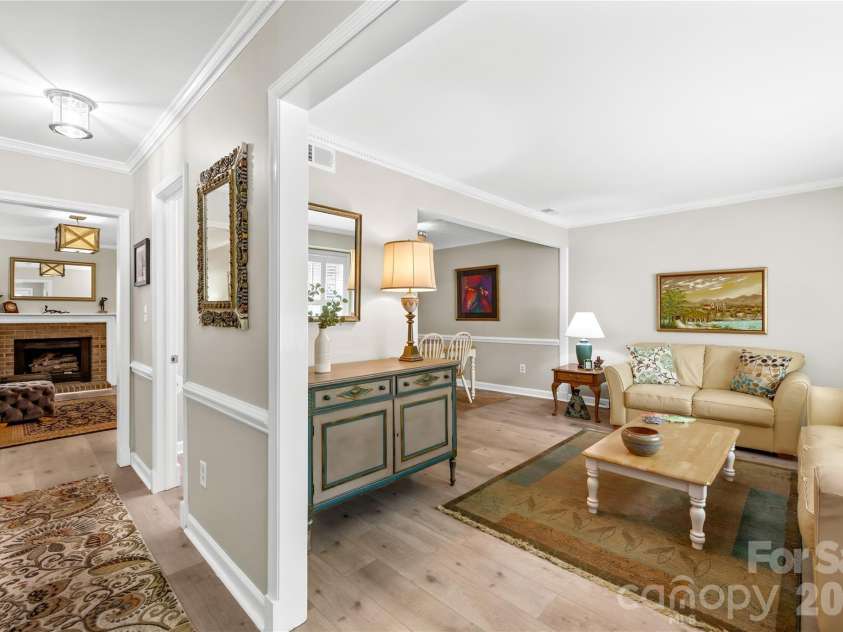 4327 Silo Lane, Charlotte, NC 28226.  MLS# CAR4361202, YatesRealty ID 13795. 