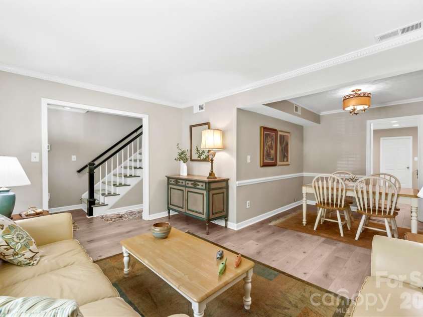 4327 Silo Lane, Charlotte, NC 28226.  MLS# CAR4361202, YatesRealty ID 13795. 