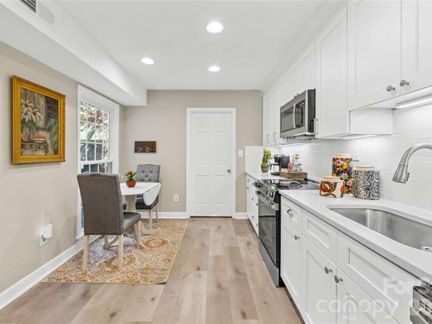 4327 Silo Lane, Charlotte, NC 28226.  MLS# CAR4361202, YatesRealty ID 13795. 