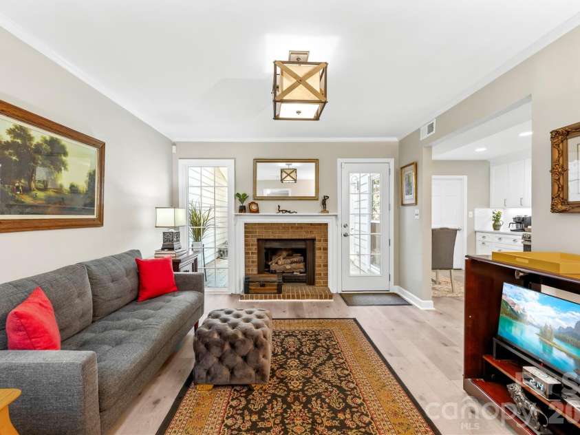 4327 Silo Lane, Charlotte, NC 28226.  MLS# CAR4361202, YatesRealty ID 13795. 