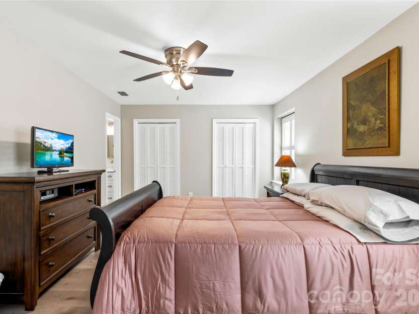4327 Silo Lane, Charlotte, NC 28226.  MLS# CAR4361202, YatesRealty ID 13795. 