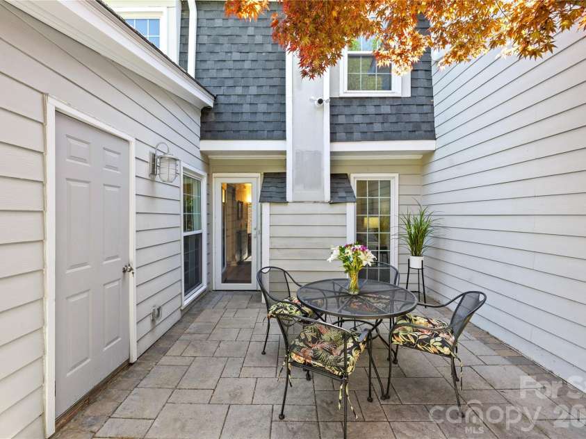 4327 Silo Lane, Charlotte, NC 28226.  MLS# CAR4361202, YatesRealty ID 13795. 