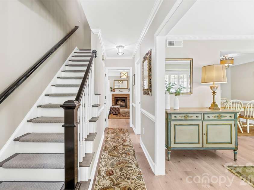 4327 Silo Lane, Charlotte, NC 28226.  MLS# CAR4361202, YatesRealty ID 13795. Front Entry