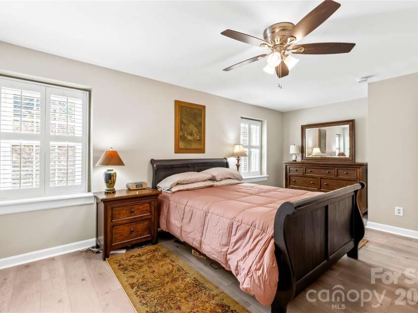 4327 Silo Lane, Charlotte, NC 28226.  MLS# CAR4361202, YatesRealty ID 13795. Primary Bedroom