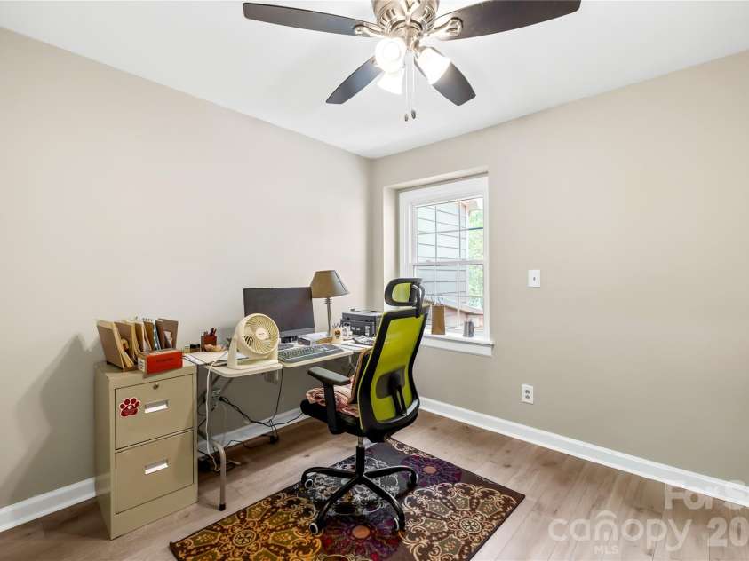 4327 Silo Lane, Charlotte, NC 28226.  MLS# CAR4361202, YatesRealty ID 13795. Secondary Bedroom