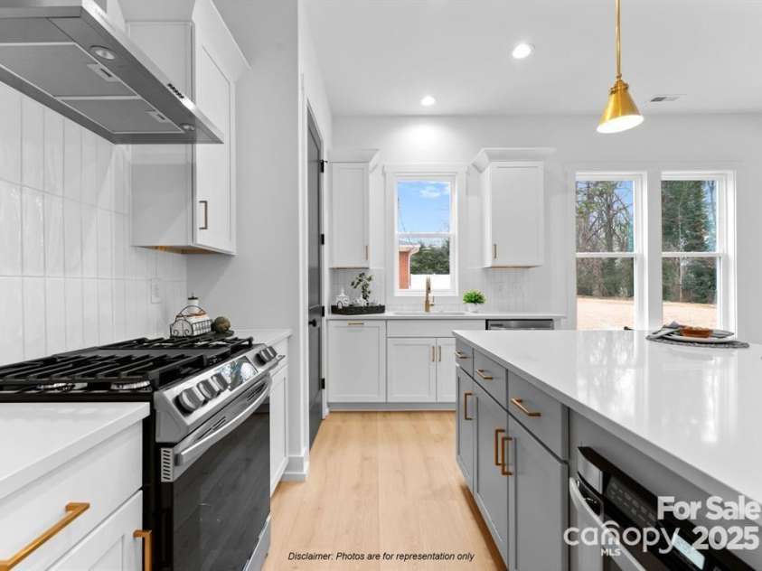1411 Downs Avenue, Charlotte, NC 28205.  MLS# CAR4235012, YatesRealty ID 13796. For Representation Only