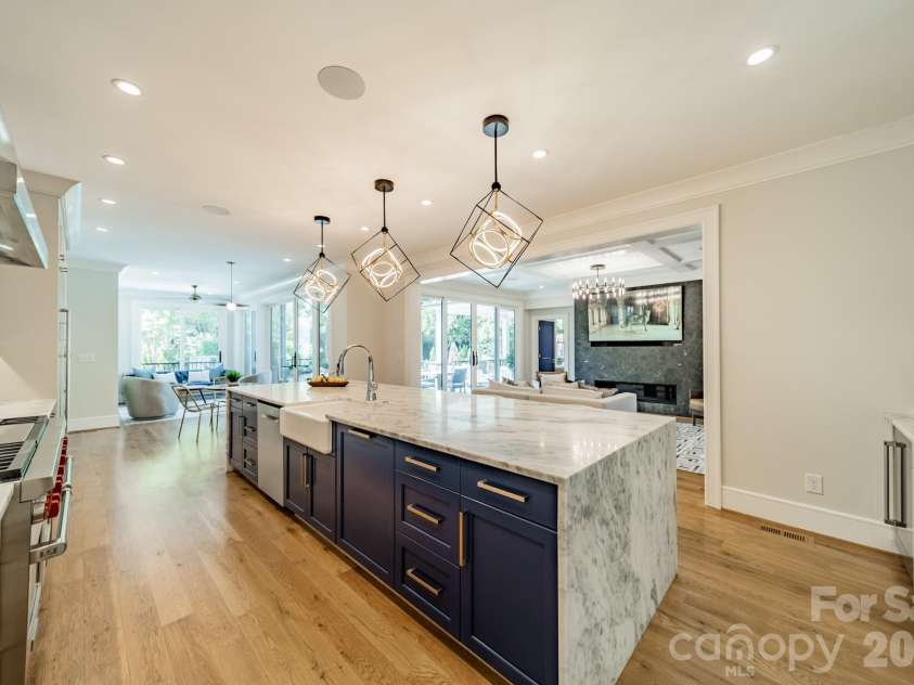 5400 Colony Road, Charlotte, NC 28226.  MLS# CAR4368103, YatesRealty ID 13796. 