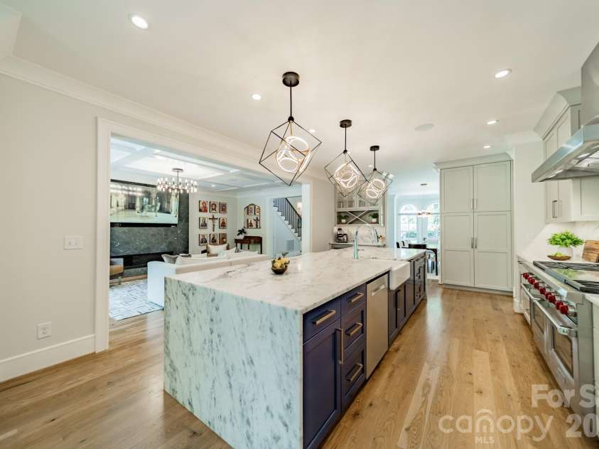 5400 Colony Road, Charlotte, NC 28226.  MLS# CAR4368103, YatesRealty ID 13796. 