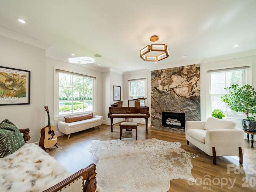 5400 Colony Road, Charlotte, NC 28226.  MLS# CAR4368103, YatesRealty ID 13796. 