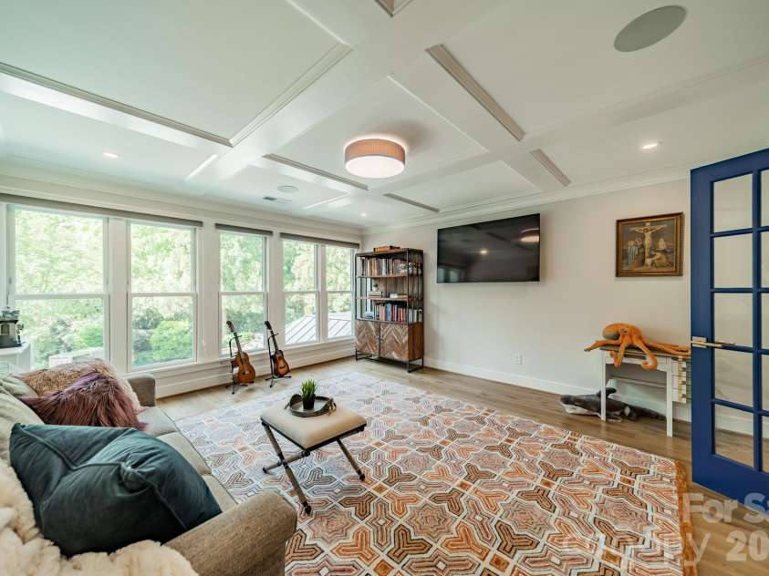5400 Colony Road, Charlotte, NC 28226.  MLS# CAR4368103, YatesRealty ID 13796. 