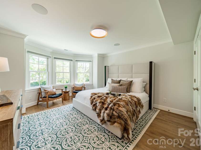 5400 Colony Road, Charlotte, NC 28226.  MLS# CAR4368103, YatesRealty ID 13796. 