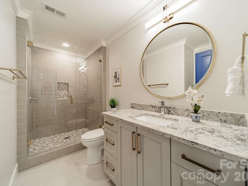 5400 Colony Road, Charlotte, NC 28226.  MLS# CAR4368103, YatesRealty ID 13796. 