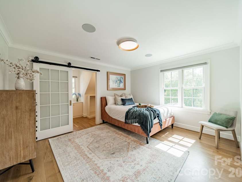 5400 Colony Road, Charlotte, NC 28226.  MLS# CAR4368103, YatesRealty ID 13796. 