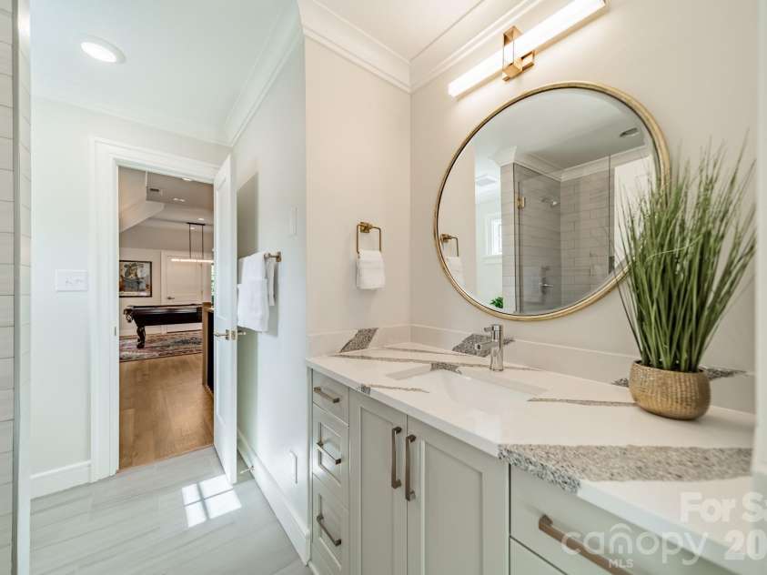 5400 Colony Road, Charlotte, NC 28226.  MLS# CAR4368103, YatesRealty ID 13796. 