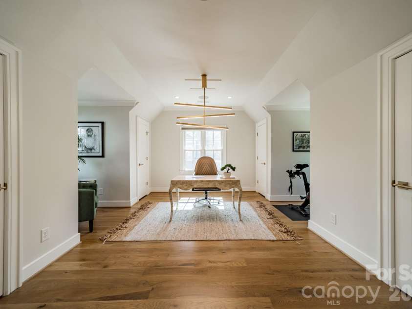 5400 Colony Road, Charlotte, NC 28226.  MLS# CAR4368103, YatesRealty ID 13796. 