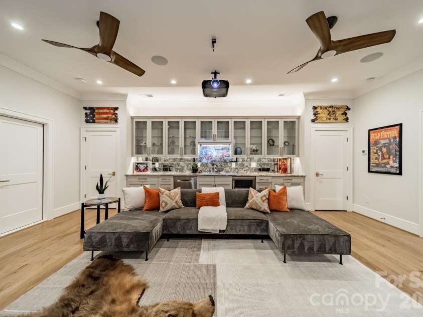 5400 Colony Road, Charlotte, NC 28226.  MLS# CAR4368103, YatesRealty ID 13796. 