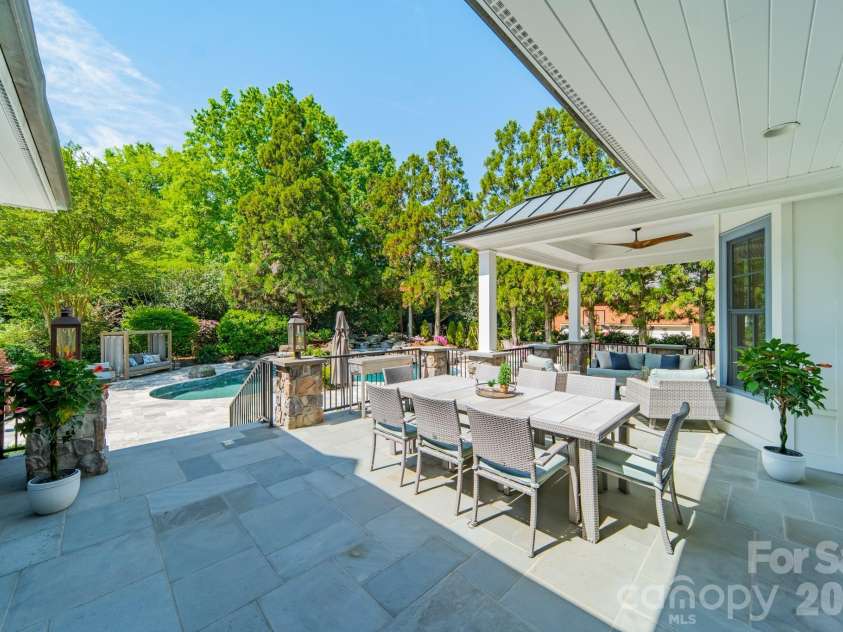 5400 Colony Road, Charlotte, NC 28226.  MLS# CAR4368103, YatesRealty ID 13796. 