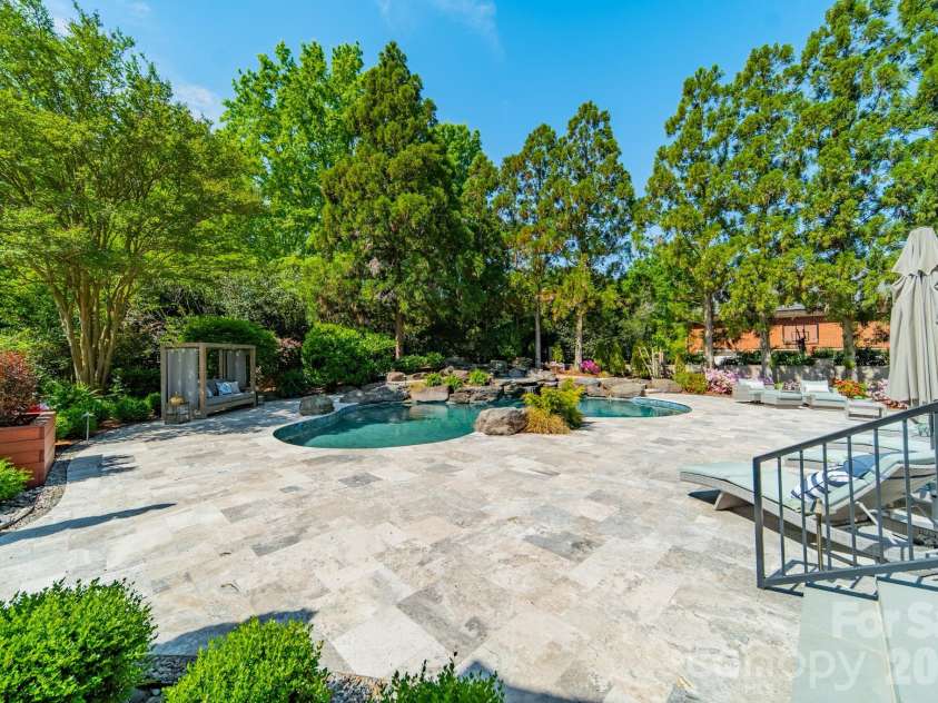 5400 Colony Road, Charlotte, NC 28226.  MLS# CAR4368103, YatesRealty ID 13796. 