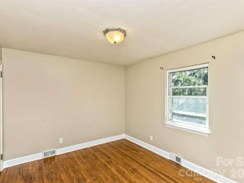 30 Valley Hill Drive, Canton, NC 28716.  MLS# CAR4364203, YatesRealty ID 13798. Bonus Room