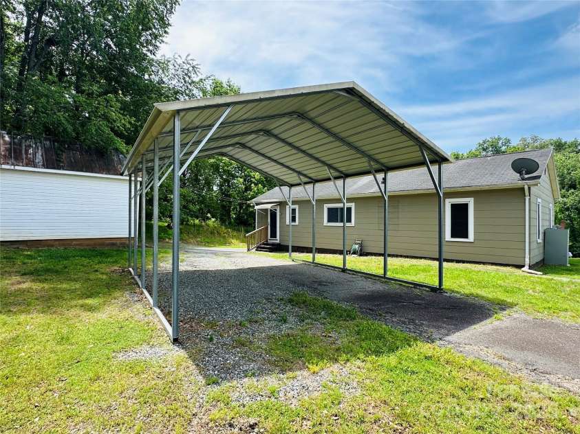 421 Bethel Road, Morganton, NC 28655.  MLS# CAR4256850, YatesRealty ID 13799. 