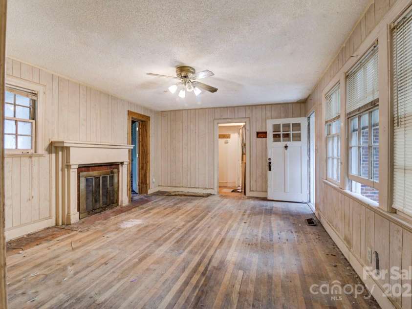 109 Belvedere Avenue, Gastonia, NC 28054.  MLS# CAR4256493, YatesRealty ID 13800. 