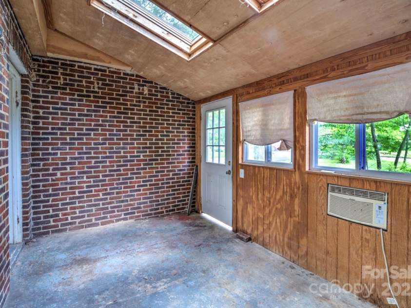 109 Belvedere Avenue, Gastonia, NC 28054.  MLS# CAR4256493, YatesRealty ID 13800. 