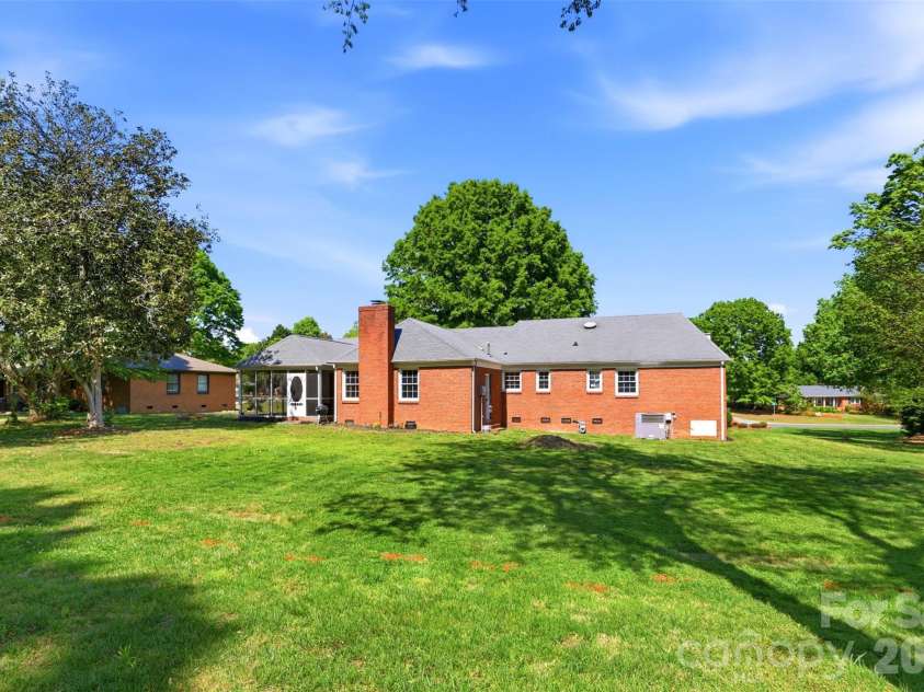 1406 Lakeview Drive, Monroe, NC 28112.  MLS# CAR4358225, YatesRealty ID 13800. 0.73 Acres