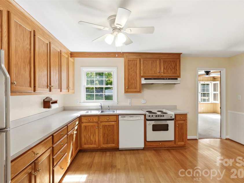1406 Lakeview Drive, Monroe, NC 28112.  MLS# CAR4358225, YatesRealty ID 13800. 