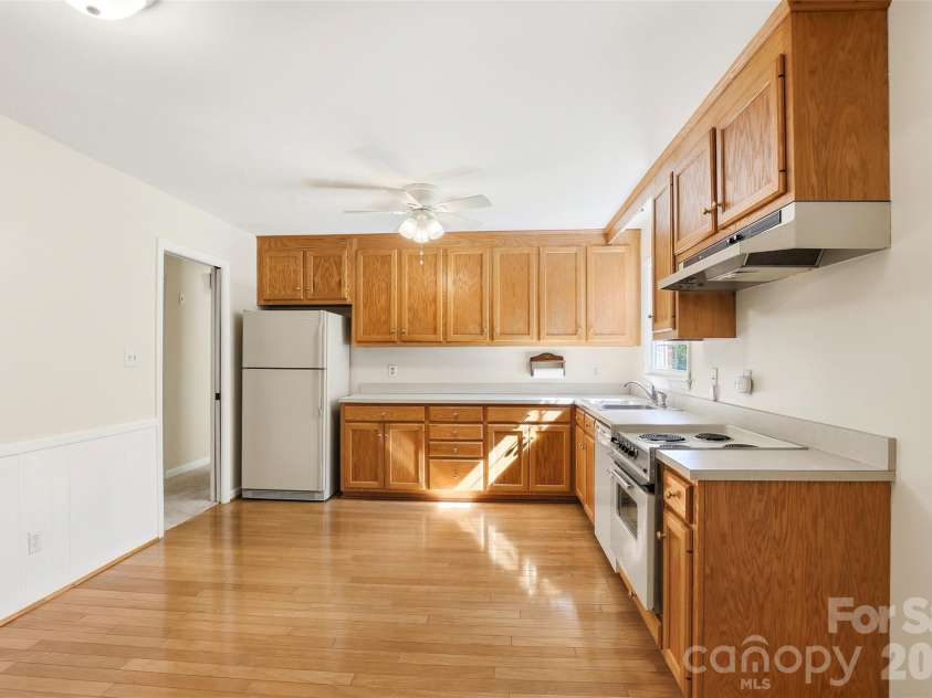 1406 Lakeview Drive, Monroe, NC 28112.  MLS# CAR4358225, YatesRealty ID 13800. 
