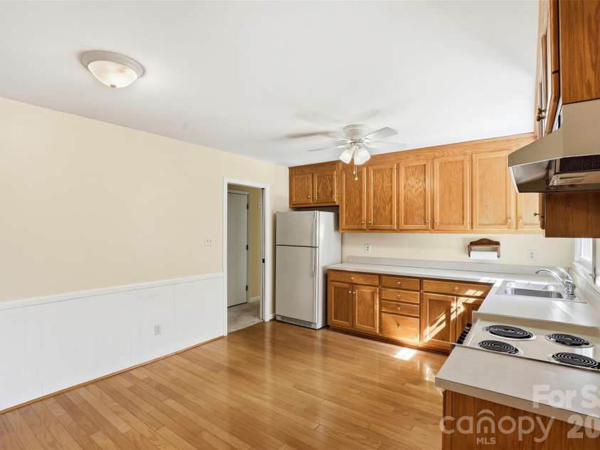 1406 Lakeview Drive, Monroe, NC 28112.  MLS# CAR4358225, YatesRealty ID 13800. 