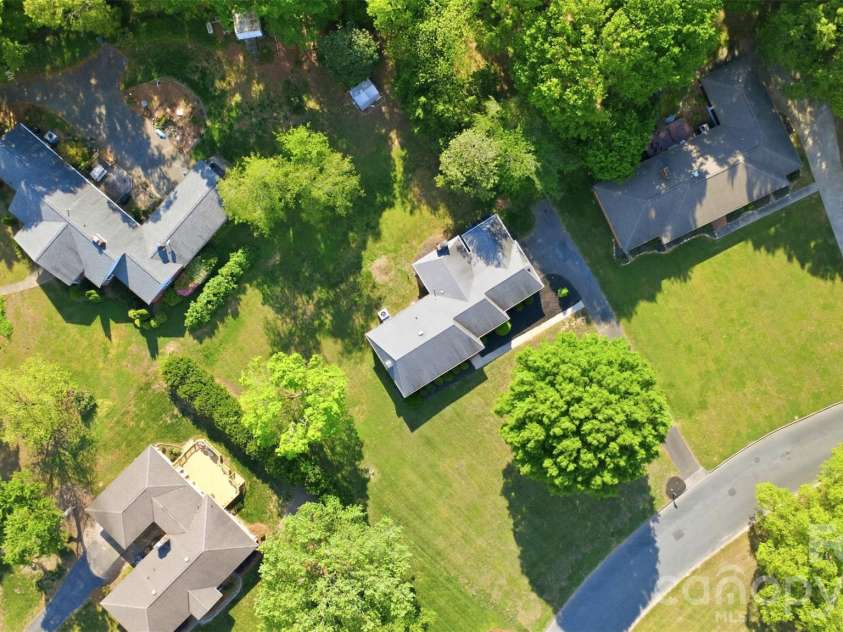1406 Lakeview Drive, Monroe, NC 28112.  MLS# CAR4358225, YatesRealty ID 13800. 