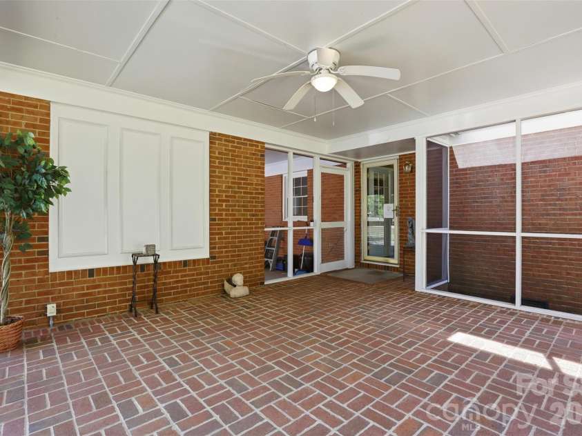 1406 Lakeview Drive, Monroe, NC 28112.  MLS# CAR4358225, YatesRealty ID 13800. 