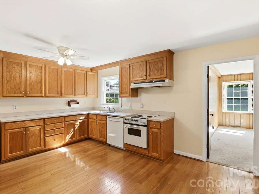 1406 Lakeview Drive, Monroe, NC 28112.  MLS# CAR4358225, YatesRealty ID 13800. Large Kitchen Area