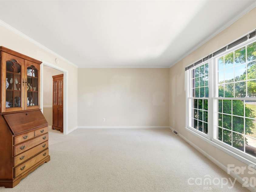 1406 Lakeview Drive, Monroe, NC 28112.  MLS# CAR4358225, YatesRealty ID 13800. Living Room