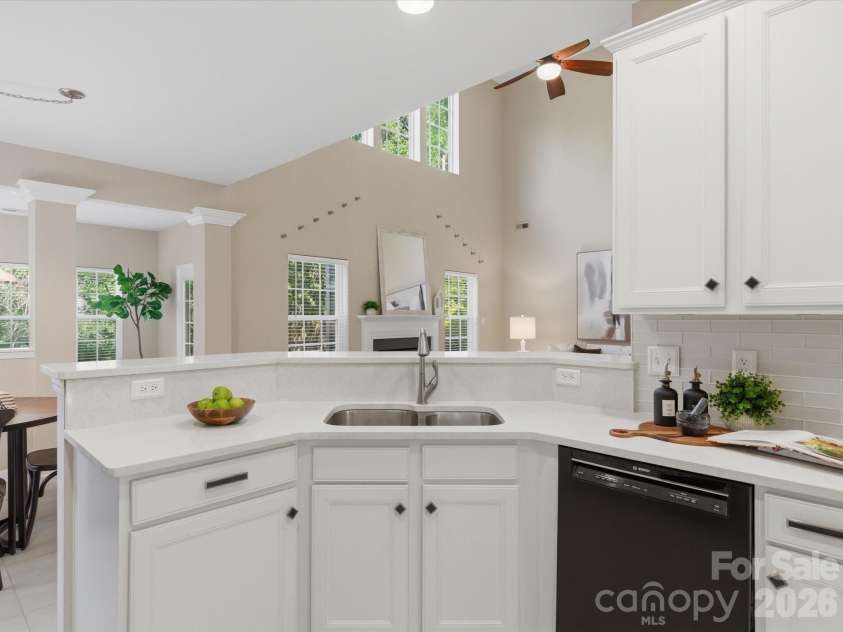 10246 Tintinhull Drive, Fort Mill, SC 29707.  MLS# CAR4368054, YatesRealty ID 13801. 