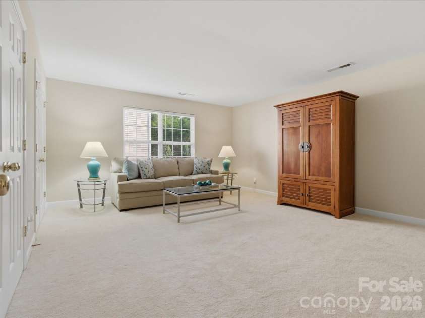 10246 Tintinhull Drive, Fort Mill, SC 29707.  MLS# CAR4368054, YatesRealty ID 13801. 
