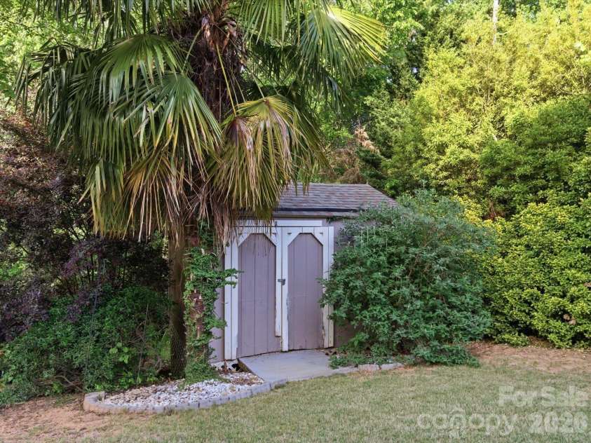 10246 Tintinhull Drive, Fort Mill, SC 29707.  MLS# CAR4368054, YatesRealty ID 13801. 