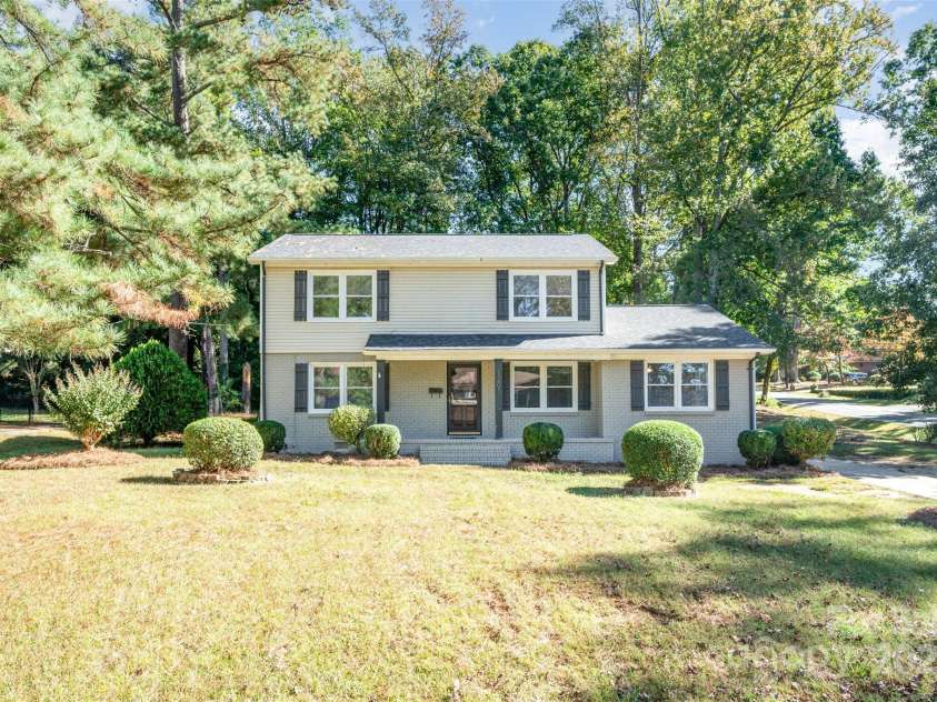 1201 Berkshire Drive, Kannapolis, NC 28081.  MLS# CAR4312333, YatesRealty ID 13802. Front Exterior