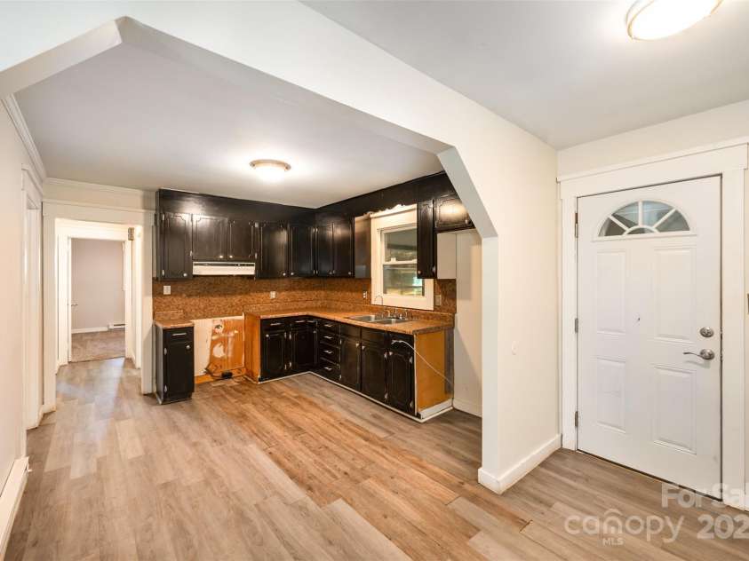 1201 Berkshire Drive, Kannapolis, NC 28081.  MLS# CAR4312333, YatesRealty ID 13802. Kitchen