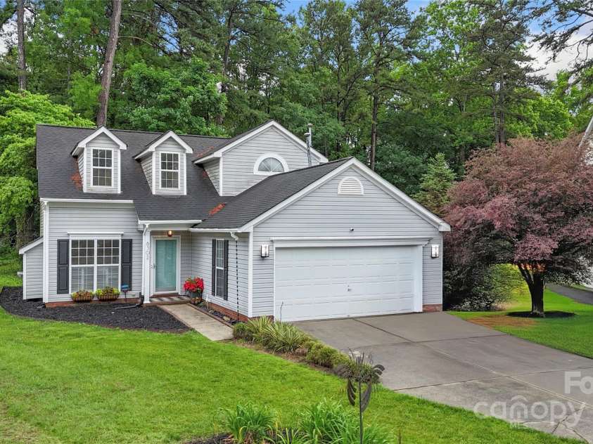 8302 Holbrook Square Court, Charlotte, NC 28216.  MLS# CAR4258996, YatesRealty ID 13802. 
