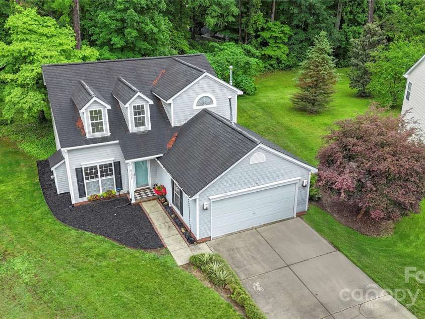 8302 Holbrook Square Court, Charlotte, NC 28216.  MLS# CAR4258996, YatesRealty ID 13802. 