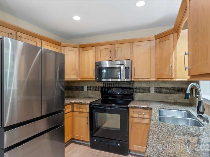 8302 Holbrook Square Court, Charlotte, NC 28216.  MLS# CAR4258996, YatesRealty ID 13802. 