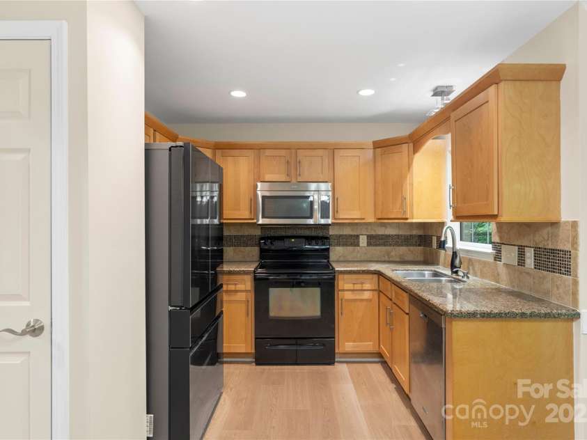 8302 Holbrook Square Court, Charlotte, NC 28216.  MLS# CAR4258996, YatesRealty ID 13802. 