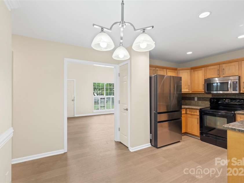 8302 Holbrook Square Court, Charlotte, NC 28216.  MLS# CAR4258996, YatesRealty ID 13802. 